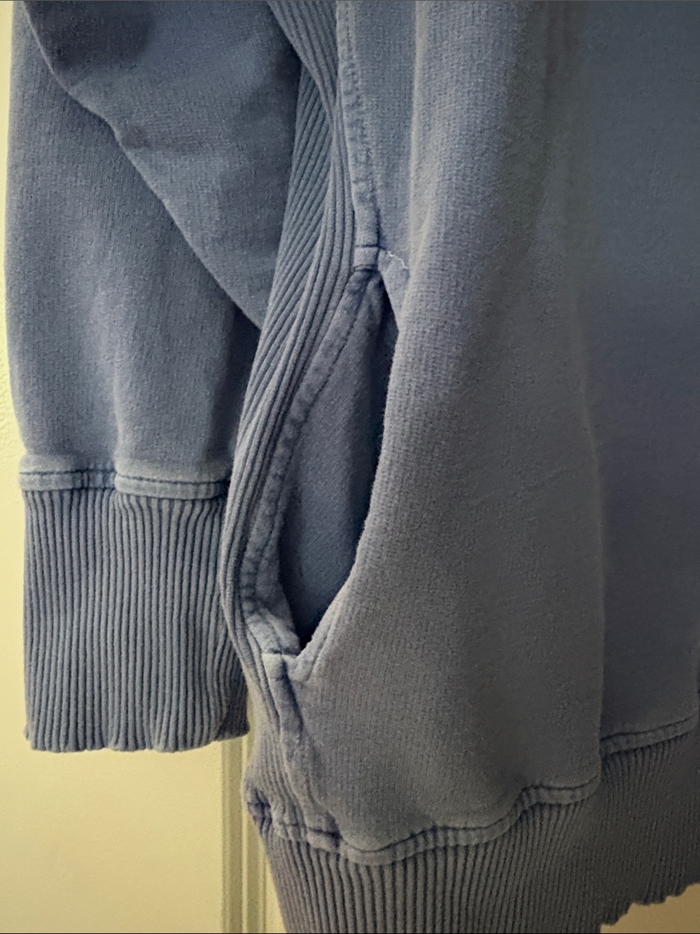Super cute and comfy Zenana vintage wash crewneck in a soft light blue shade 💙 - Picture 3 of 7